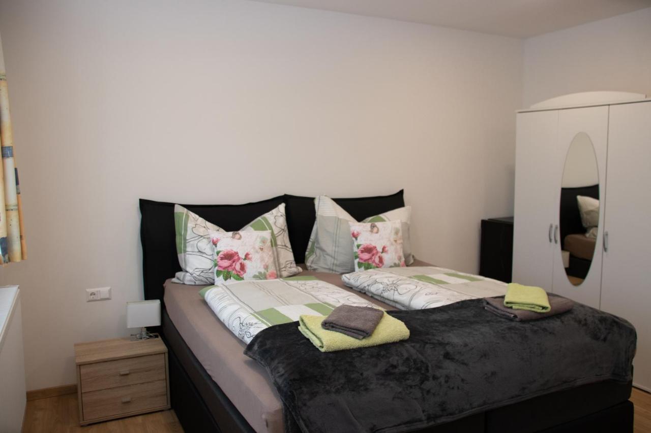 Die Schlafstube - Bed & Breakfast Zeltweg Esterno foto