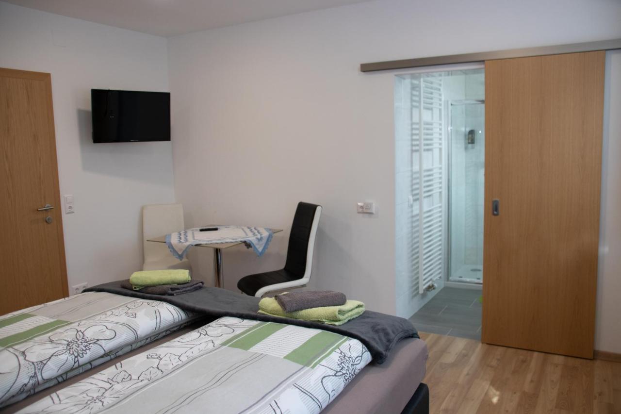 Die Schlafstube - Bed & Breakfast Zeltweg Esterno foto