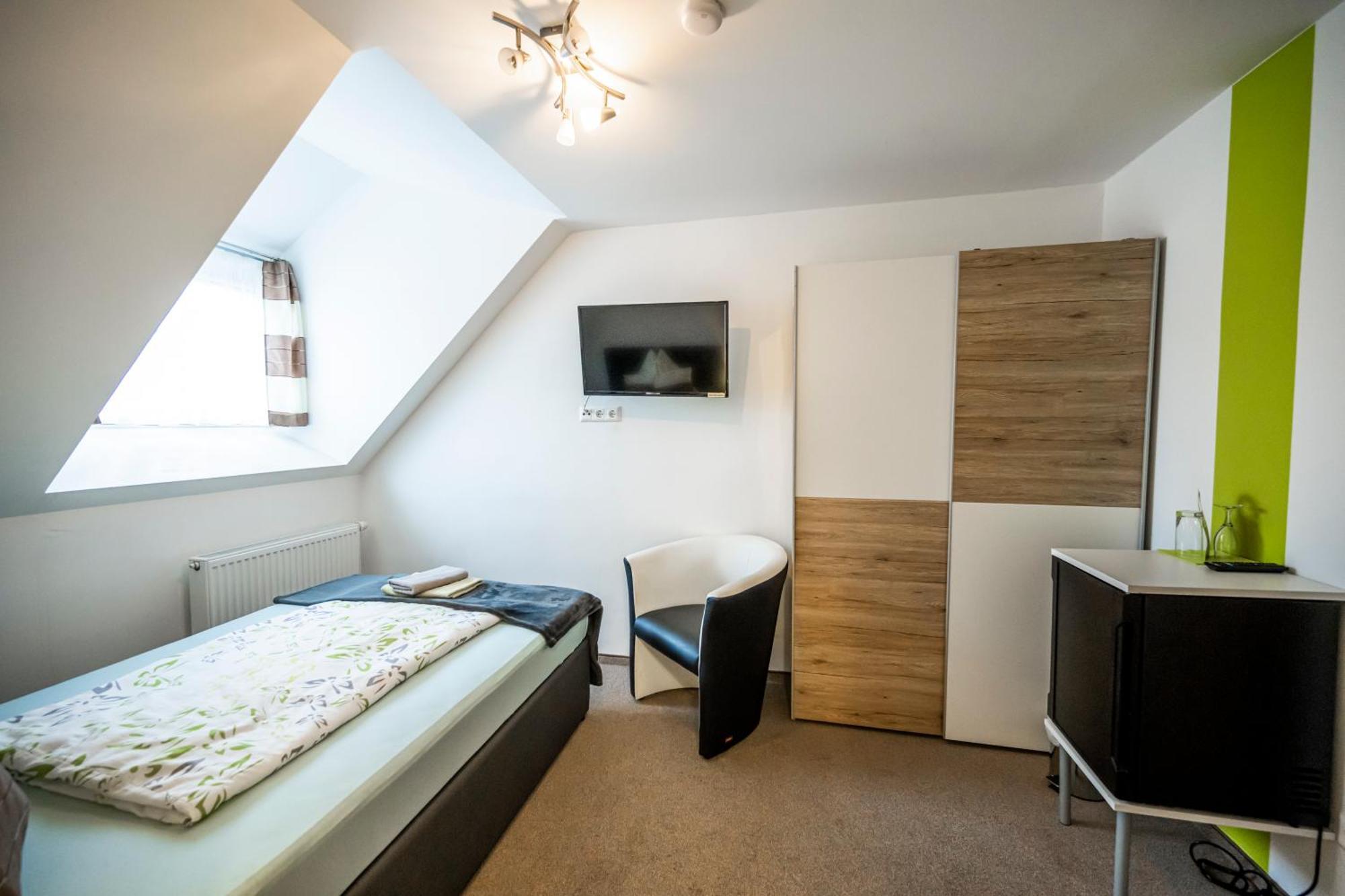 Die Schlafstube - Bed & Breakfast Zeltweg Esterno foto