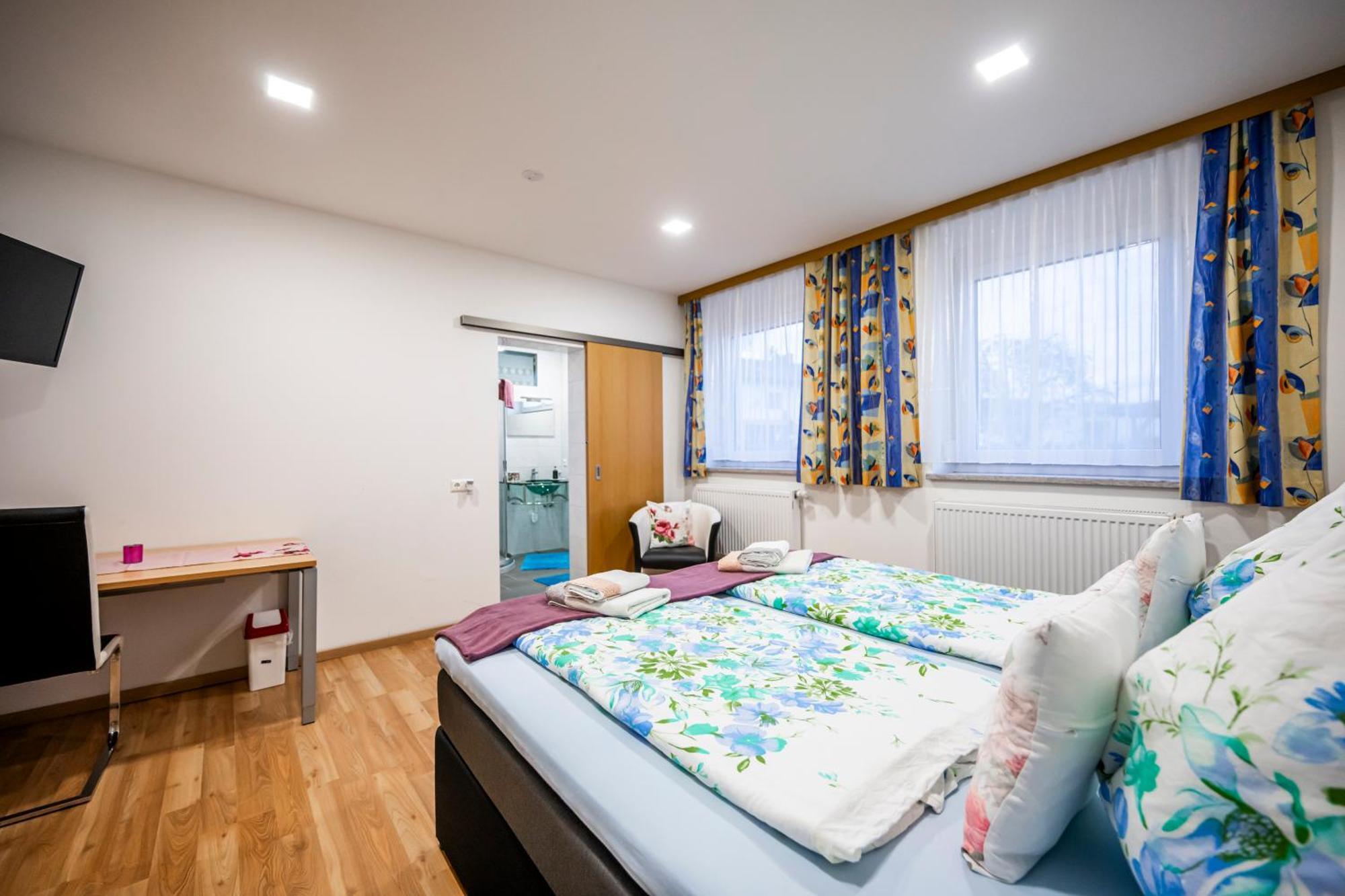 Die Schlafstube - Bed & Breakfast Zeltweg Esterno foto