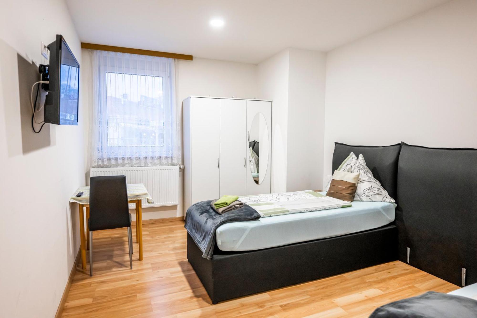 Die Schlafstube - Bed & Breakfast Zeltweg Esterno foto