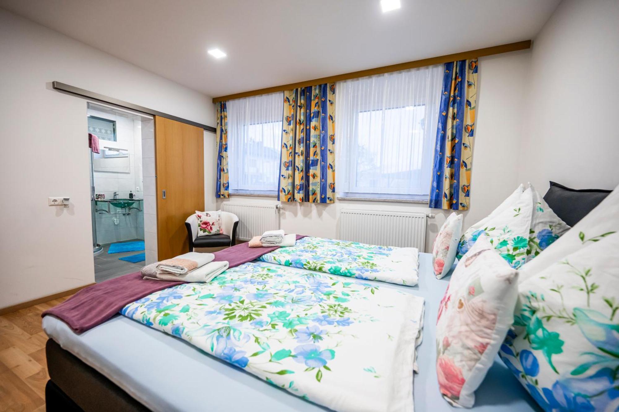 Die Schlafstube - Bed & Breakfast Zeltweg Esterno foto
