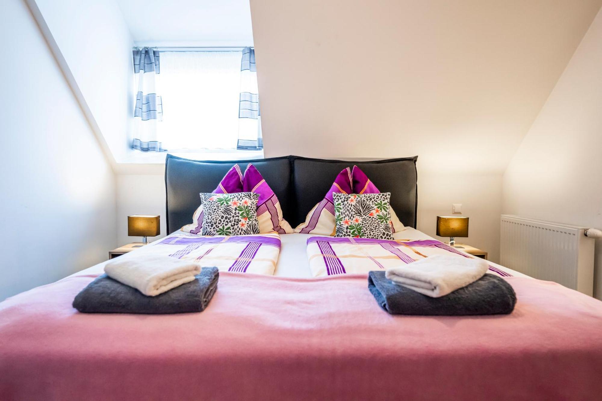 Die Schlafstube - Bed & Breakfast Zeltweg Esterno foto