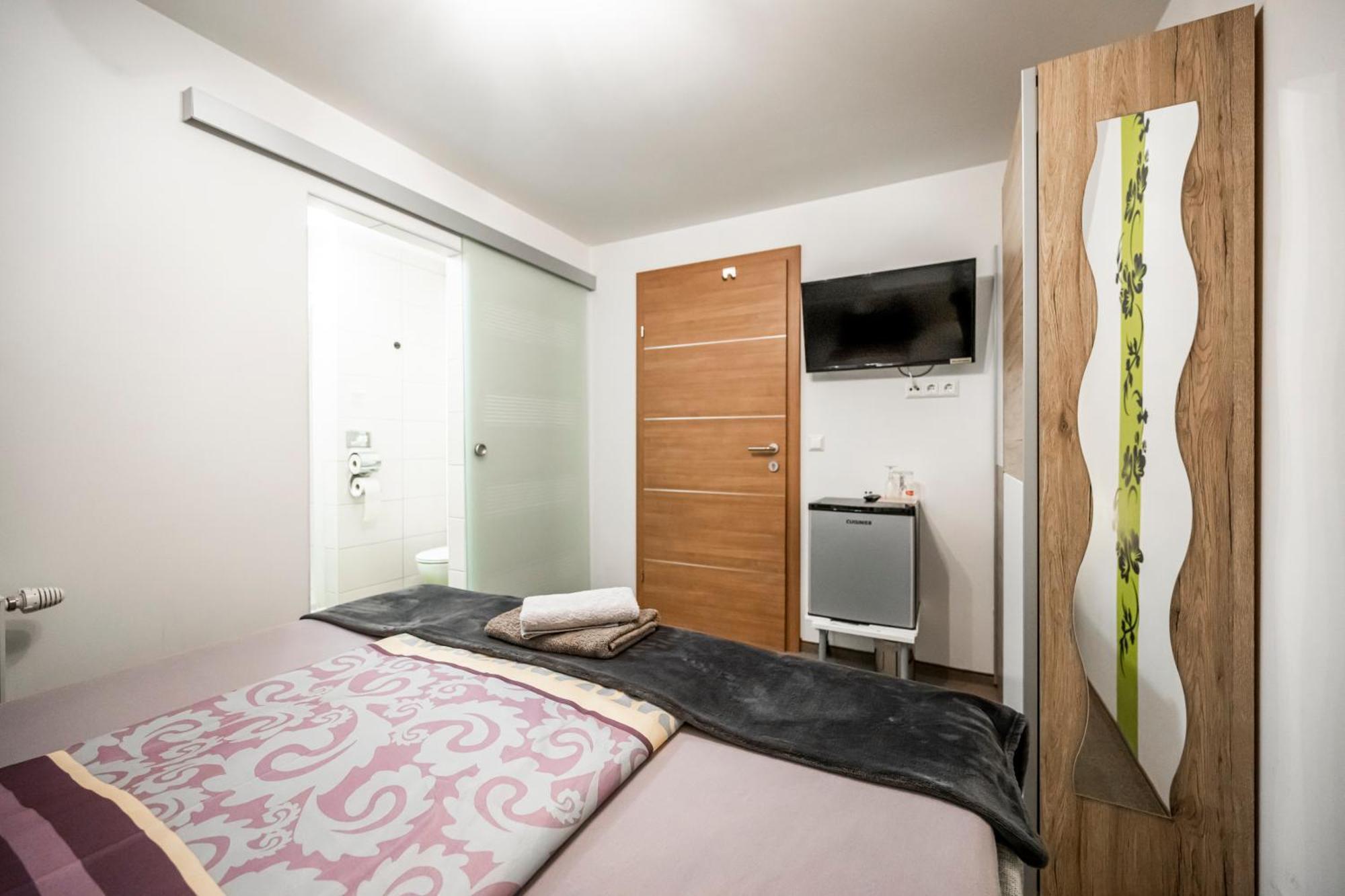 Die Schlafstube - Bed & Breakfast Zeltweg Esterno foto