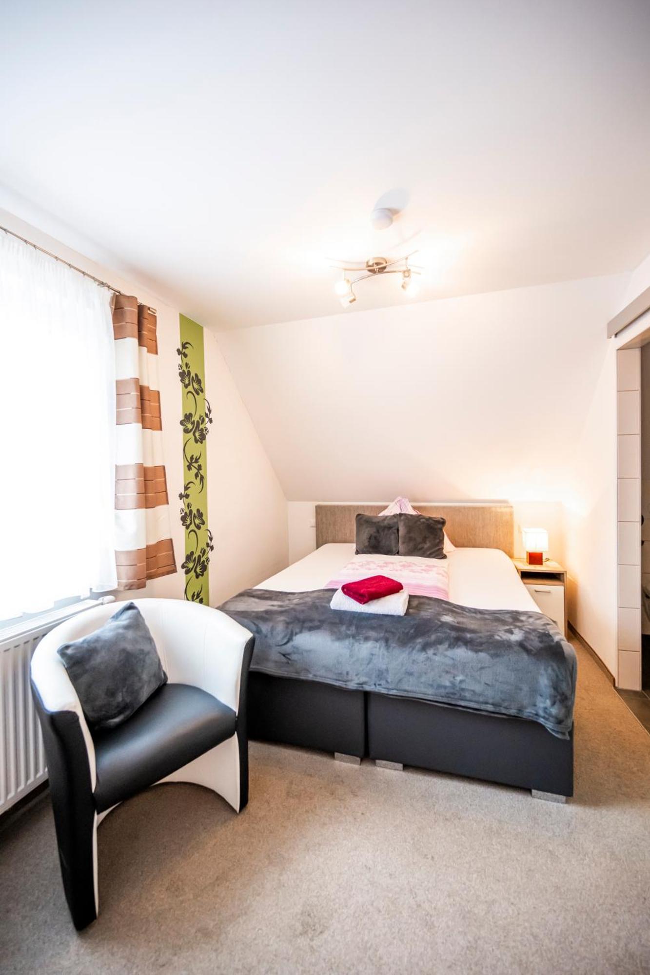 Die Schlafstube - Bed & Breakfast Zeltweg Esterno foto