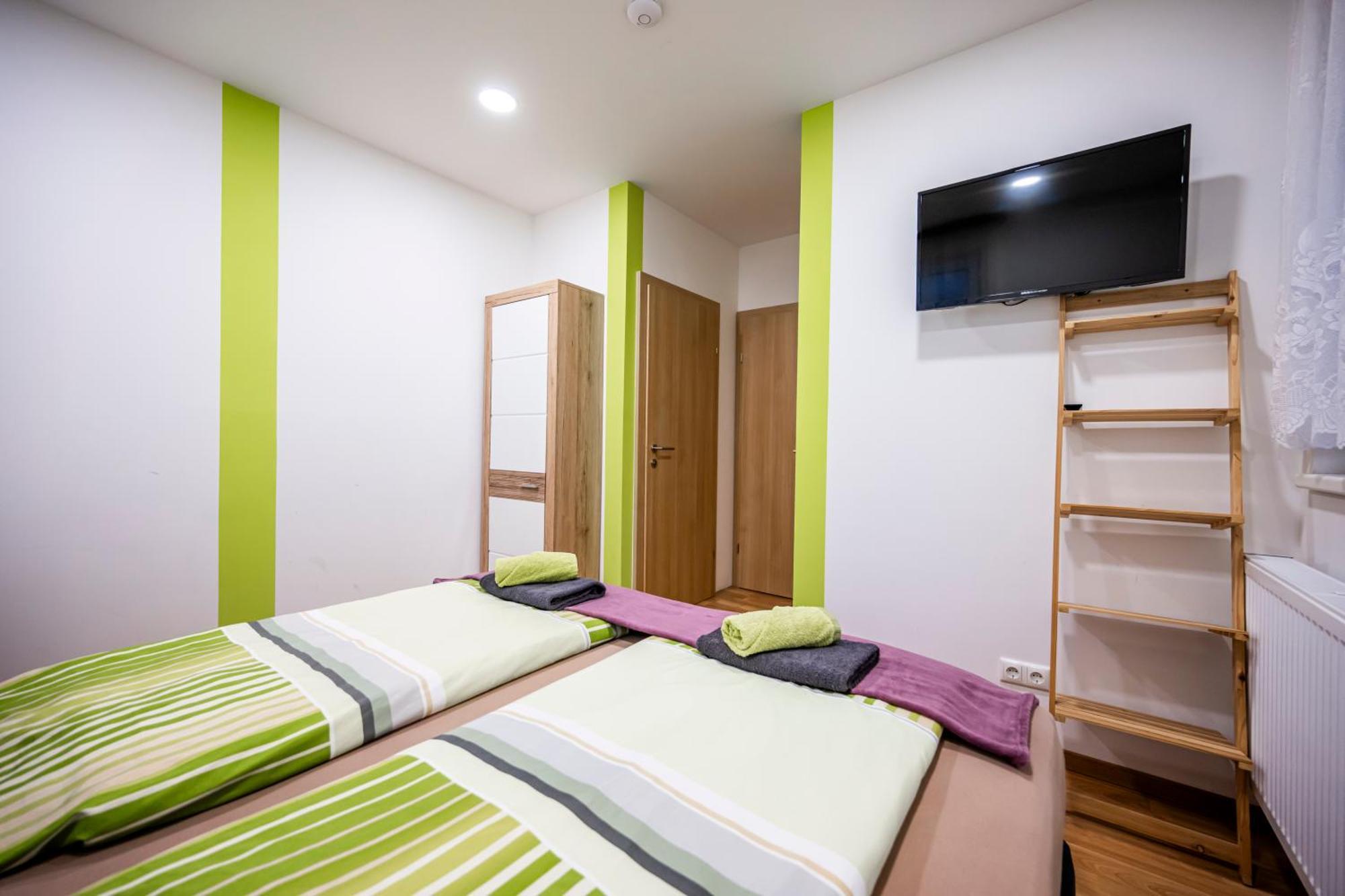 Die Schlafstube - Bed & Breakfast Zeltweg Esterno foto