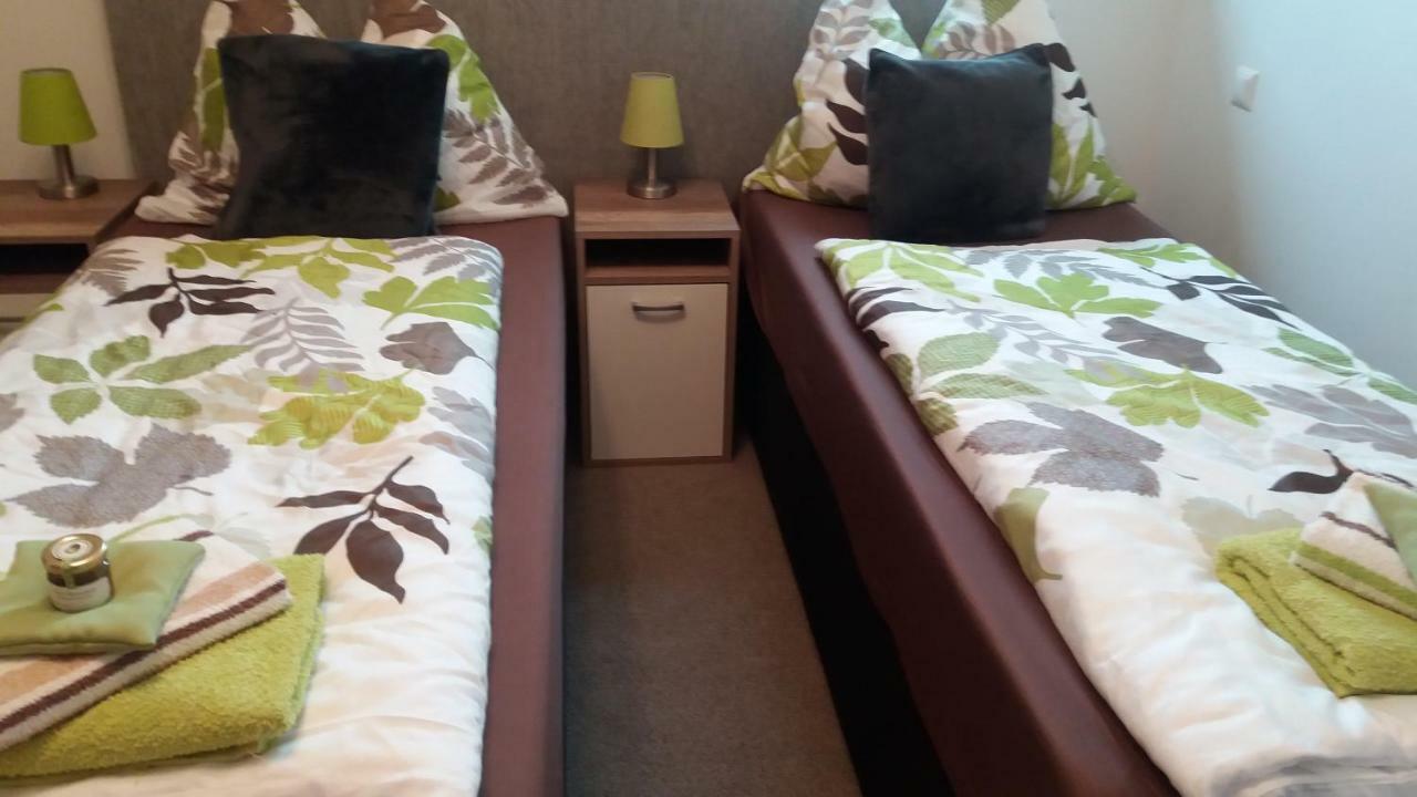 Die Schlafstube - Bed & Breakfast Zeltweg Esterno foto